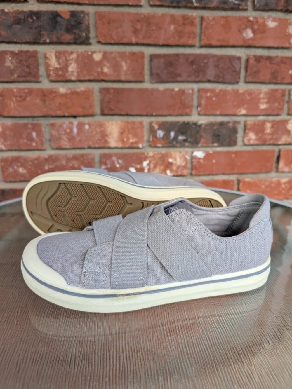 Women's KEEN Grey Canvas Slip On Shoes Size 7.5